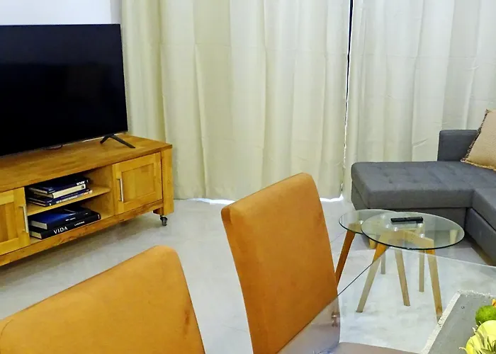 Santa Cruz De Tenerife, Piso Centrico, Amplio Y Con Garaje